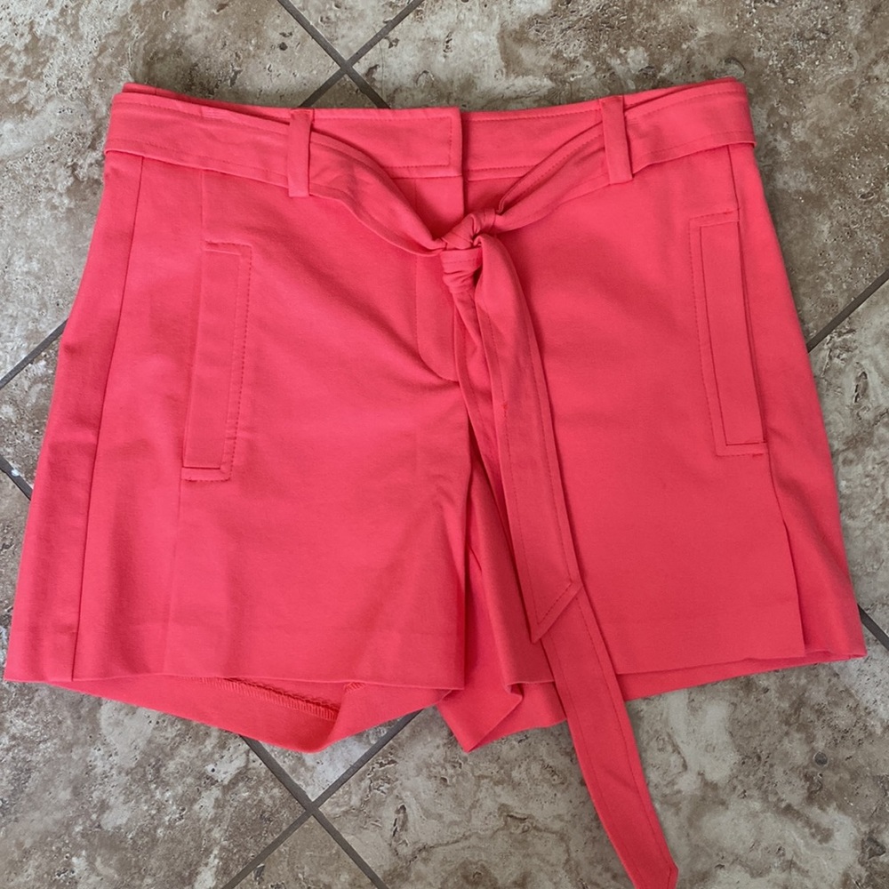 Trina Turk Shorts, Size 4 NWT